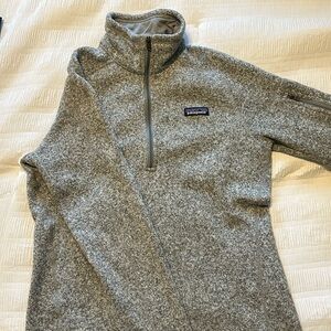 Patagonia women’s pull over